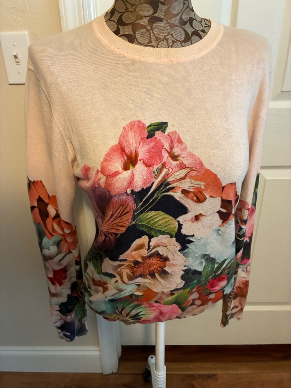 Ted Baker Tangled Floral Pink Label Lightweight Knit Top 100% Algodon Cotton